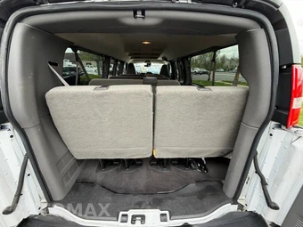 2023 Chevrolet Express 3500 Passenger Van LT 1LT 155.1" WB - miniatura 53