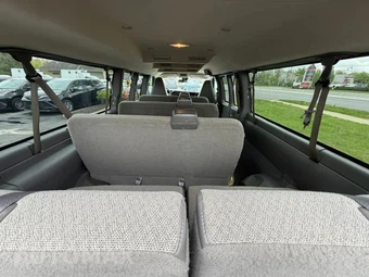 2023 Chevrolet Express 3500 Passenger Van LT 1LT 155.1" WB - miniatura 54