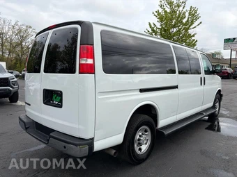 2023 Chevrolet Express 3500 Passenger Van LT 1LT 155.1" WB - miniatura 7