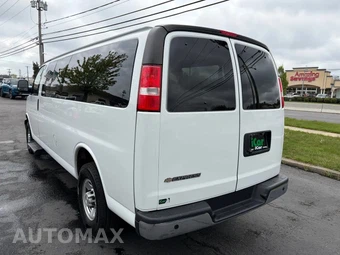2023 Chevrolet Express 3500 Passenger Van LT 1LT 155.1" WB - miniatura 8