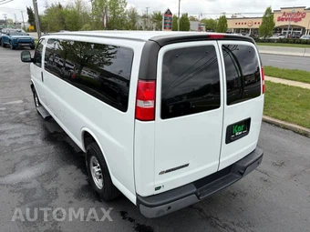 2023 Chevrolet Express 3500 Passenger Van LT 1LT 155.1" WB - miniatura 9