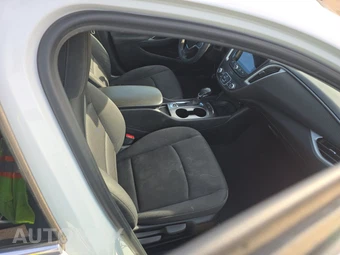 2023 Chevrolet Malibu LS 1LS – miniatura 8