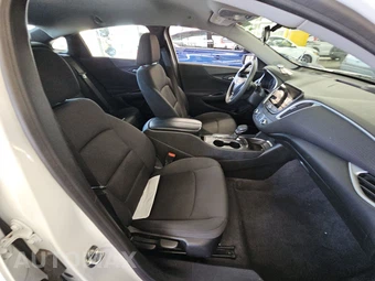 2023 Chevrolet Malibu LT 1LT – miniatura 8