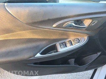 2023 Chevrolet Malibu LT 1LT – miniatura 9