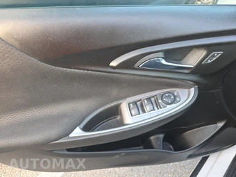 2023 Chevrolet Malibu LT 1LT – miniatura 9