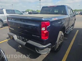 2023 Chevrolet Silverado 1500 Custom Crew Cab Medium Bed 1CX - miniatura 4