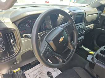 2023 Chevrolet Silverado 1500 Custom Crew Cab Short Bed 1CX - miniatura 10