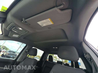2023 Chevrolet Silverado 1500 Custom Crew Cab Short Bed 1CX - miniatura 11