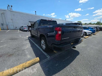 2023 Chevrolet Silverado 1500 Custom Crew Cab Short Bed 1CX - miniatura 2