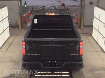 2023 Chevrolet Silverado 1500 Custom Crew Cab Short Bed 1CX - miniatura 5