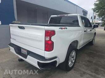 2023 Chevrolet Silverado 1500 Custom Crew Cab Short Bed 1CX - miniatura 3