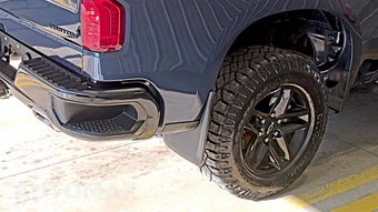 2023 Chevrolet Silverado 1500 Custom Trail Boss Crew Cab Short Bed 2CX - miniatura 9