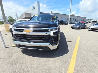 2023 Chevrolet Silverado 1500 LT Crew Cab Short Bed 1LT