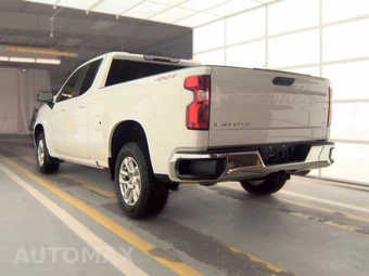 2023 Chevrolet Silverado 1500 LT Extended Cab Medium Bed 1LT - miniatura 6