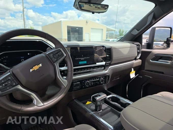 2023 Chevrolet Silverado 1500 LTZ Crew Cab Medium Bed 1LZ - miniatura 10