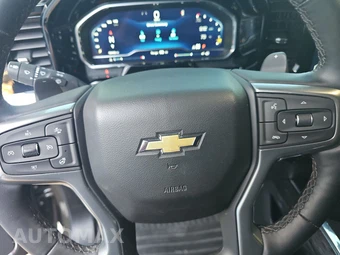 2023 Chevrolet Silverado 1500 LTZ Crew Cab Short Bed 1LZ - miniatura 10