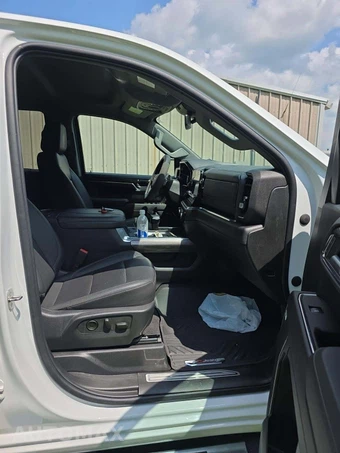 2023 Chevrolet Silverado 1500 LTZ Crew Cab Short Bed 1LZ - miniatura 15