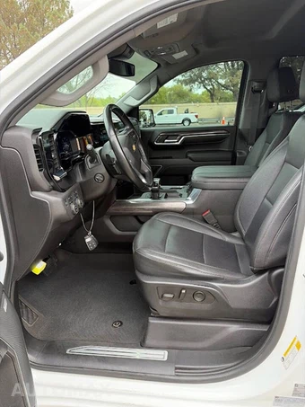 2023 Chevrolet Silverado 1500 LTZ Crew Cab Short Bed 1LZ - miniatura 10