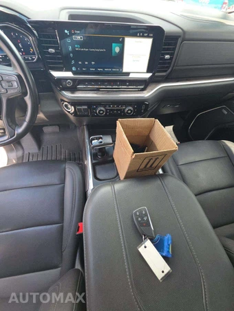 2023 Chevrolet Silverado 1500 LTZ Crew Cab Short Bed 1LZ - miniatura 10