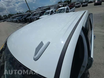2023 Chevrolet Silverado 1500 LTZ Crew Cab Short Bed 1LZ - miniatura 12