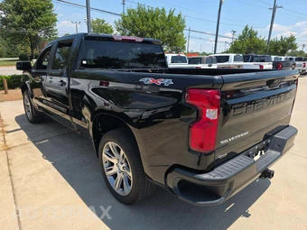 2023 Chevrolet Silverado 1500 RST Crew Cab Medium Bed 1SP - miniatura 2