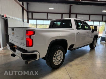 2023 Chevrolet Silverado 2500HD High Country Crew Cab Medium Bed 3LZ - miniatura 8