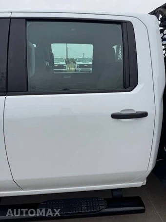 2023 Chevrolet Silverado 3500HD Cab Chassis Work Truck Crew Cab 1WT DRW - miniatura 18