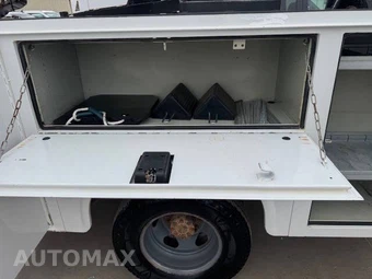 2023 Chevrolet Silverado 3500HD Cab Chassis Work Truck Crew Cab 1WT DRW - miniatura 33