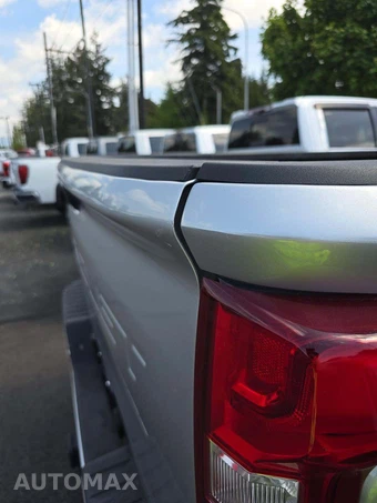 2023 Chevrolet Silverado 3500HD High Country Crew Cab Long Bed - miniatura 23
