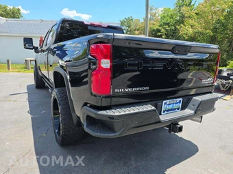 2023 Chevrolet Silverado 3500HD High Country Crew Cab Medium Bed 3LZ - miniatura 2