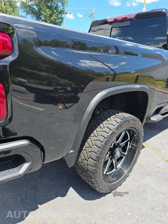 2023 Chevrolet Silverado 3500HD High Country Crew Cab Medium Bed 3LZ - miniatura 24
