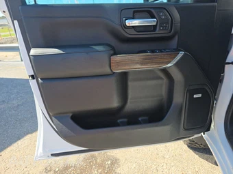 2023 Chevrolet Silverado 3500HD High Country Crew Cab Medium Bed 3LZ - miniatura 9
