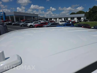 2023 Chevrolet Silverado 3500HD LTZ Crew Cab Long Bed 1LZ - miniatura 12
