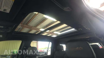 2023 Chevrolet Suburban High Country 3LZ - miniatura 18