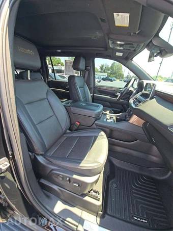 2023 Chevrolet Suburban High Country 3LZ - miniatura 16
