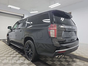 2023 Chevrolet Suburban High Country 3LZ - miniatura 6