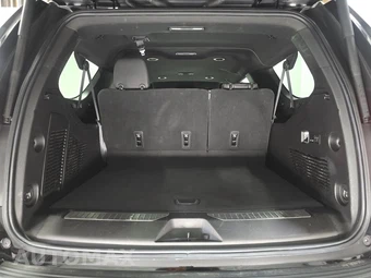 2023 Chevrolet Suburban High Country 3LZ - miniatura 17
