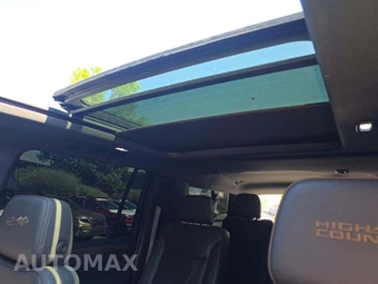 2023 Chevrolet Suburban High Country 3LZ - miniatura 8