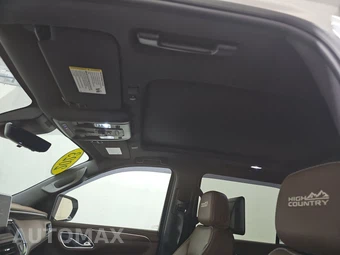 2023 Chevrolet Suburban High Country 3LZ - miniatura 18