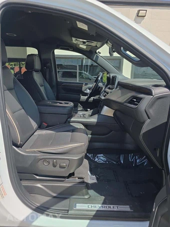 2023 Chevrolet Suburban Premier 1LZ - miniatura 16