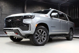 2023 Chevrolet Suburban Z71 2Z7 - miniatura 4