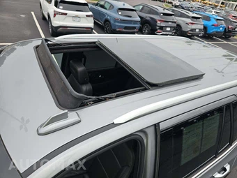 2023 Chevrolet Tahoe High Country 3LZ - miniatura 9