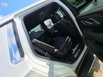 2023 Chevrolet Tahoe Premier 1LZ - miniatura 17