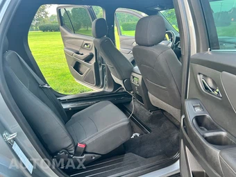 2023 Chevrolet Traverse LT Cloth 1LT - miniatura 16