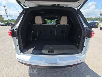 2023 Chevrolet Traverse Premier 1LZ - miniatura 12