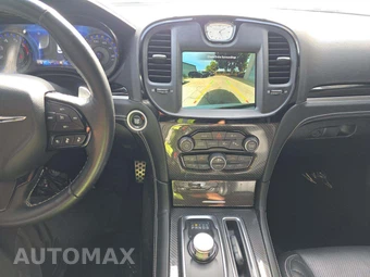 2023 Chrysler 300 300C - miniatura 10