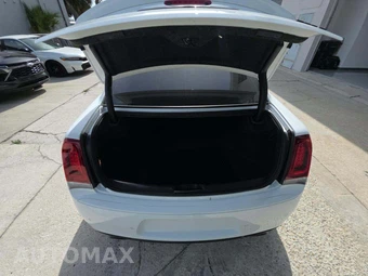 2023 Chrysler 300 300C - miniatura 14