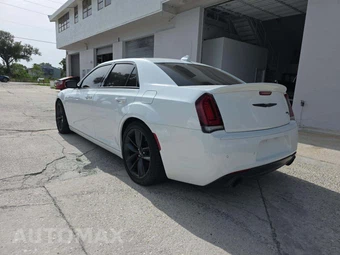 2023 Chrysler 300 300C - miniatura 2