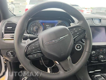 2023 Chrysler 300 300S – miniatura 10
