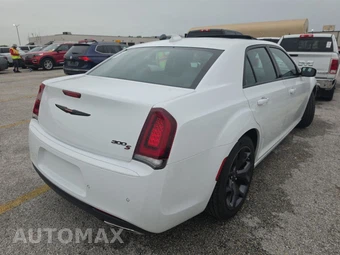 2023 Chrysler 300 300S – miniatura 4